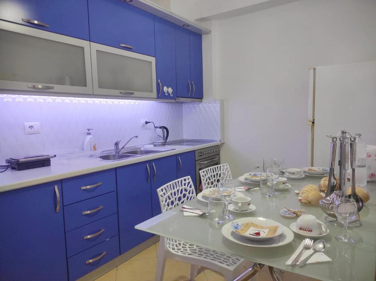 Coastal Retreat - Beach Apartment Vlorë Exterior foto